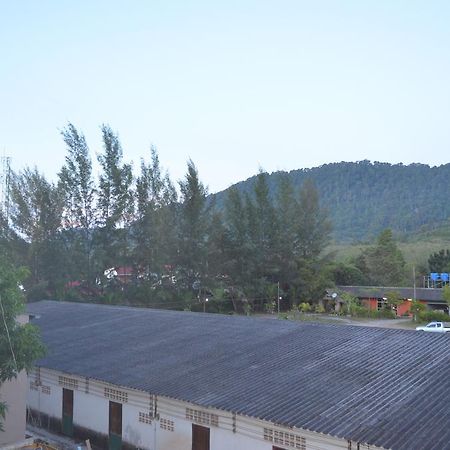 The Metallic Hostel Ko Lanta エクステリア 写真
